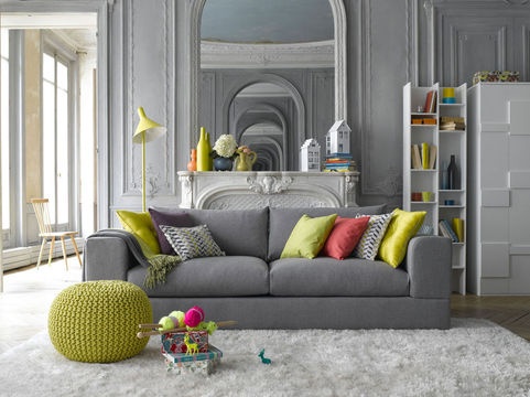 decorac╠ºa╠âo com toque divertido em tons de cinza e cores quentes