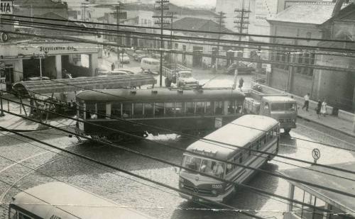 imagem do Largo de Pinheiros nos anos 60