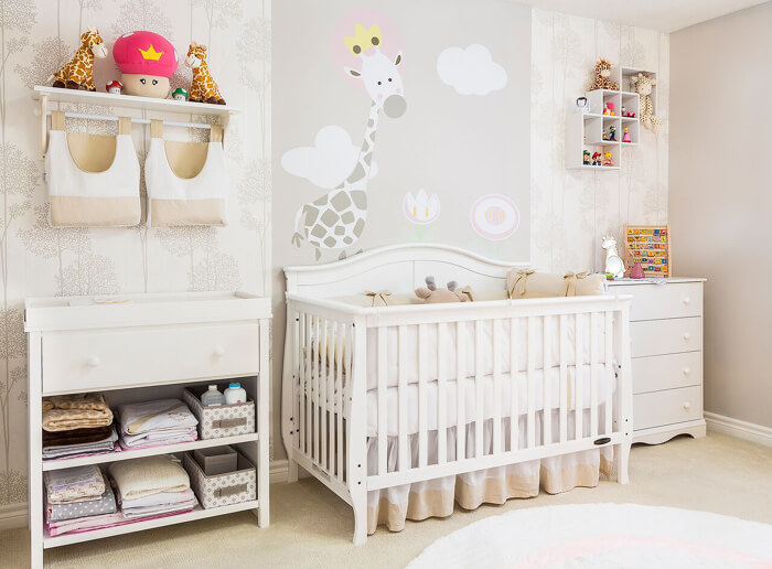 imagem com quarto de bebe decorado