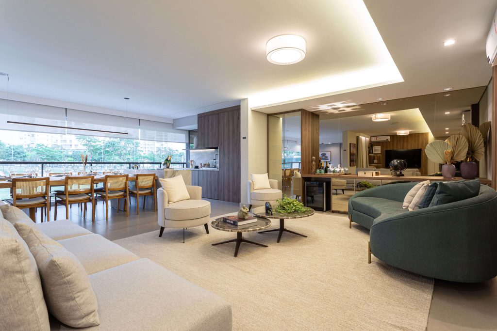 Sala ampliada do Reserva Figueiras, empreendimento Tecnisa no Jardim das Perdizes